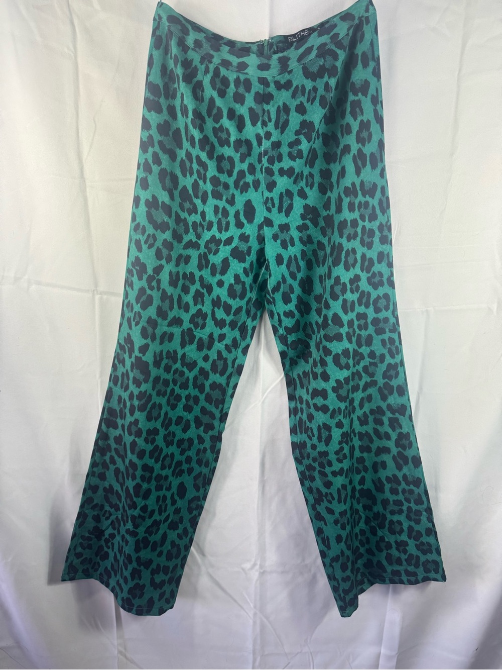 Blithe Green and Black Leopard-Print Pant 2 piece Suit - Picture 3 of 10